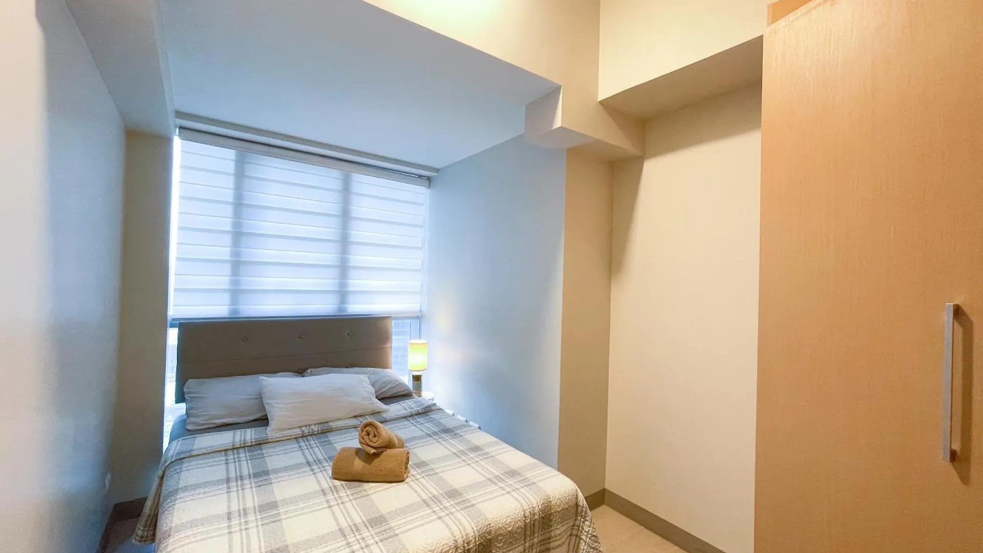 Bgc 3Br Uptown Parksuites With Bathtub 16 Manila