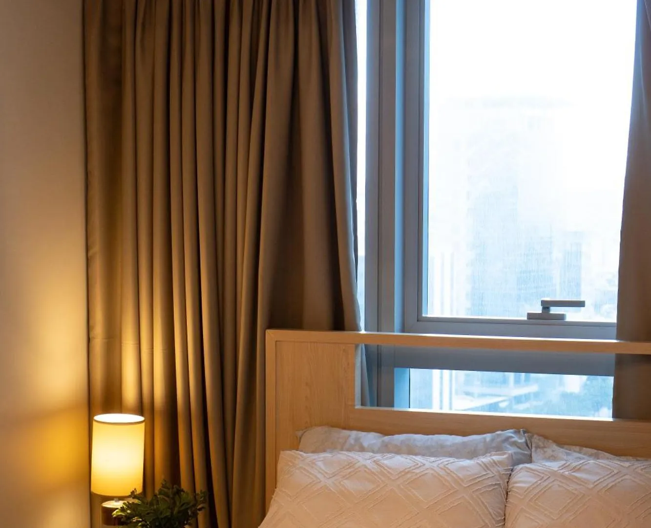 Bgc 3Br Uptown Parksuites With Bathtub 16 Manila